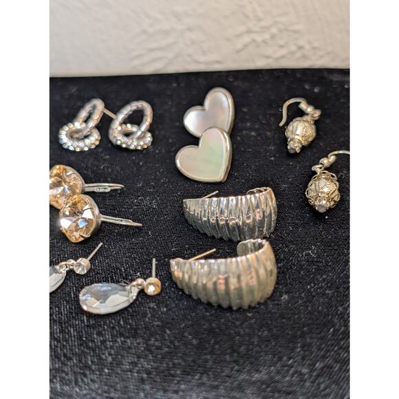 Fourteen Various Pairs of Silver Tone Earrings & One Jacket Pr Jewelry Lot - Picture 12 of 15